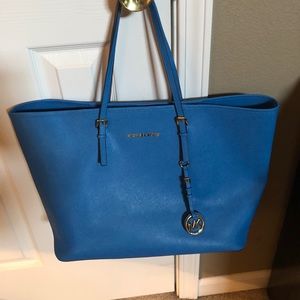 Michael Kors Jet Set Travel Large Tote